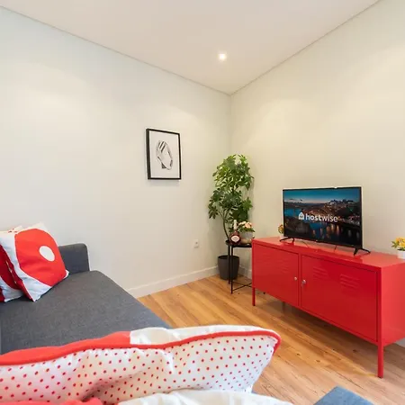 Large Colourful Flats - Ace Location * Vila Nova de Gaia