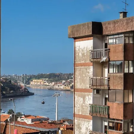 Apartment Large Colourful Flats - Ace Location *