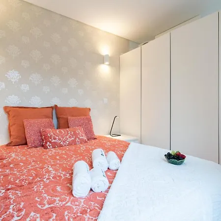 Large Colourful Flats - Ace Location * Vila Nova de Gaia