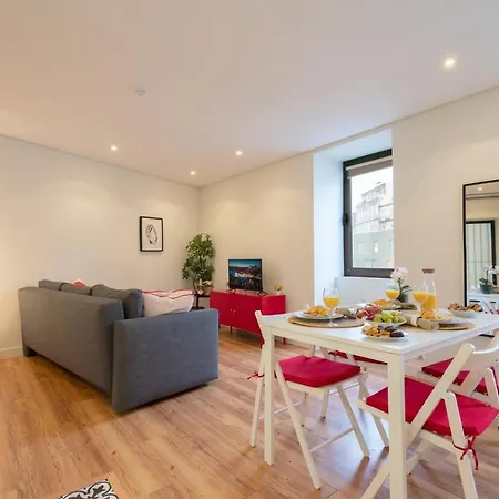 Apartment Large Colourful Flats - Ace Location