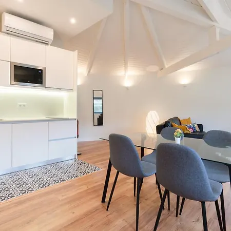 Apartamento Large Colourful Flats - Ace Location *