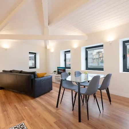 Διαμέρισμα Large Colourful Flats - Ace Location