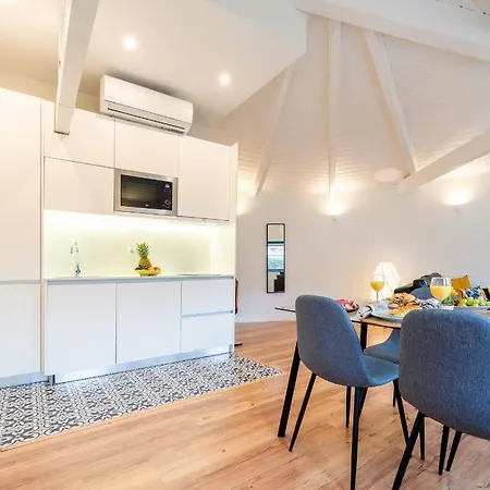Large Colourful Flats - Ace Location Διαμέρισμα Βίλα Νόβα ντε Γκάια