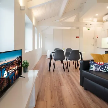 Large Colourful Flats - Ace Location Apartment *